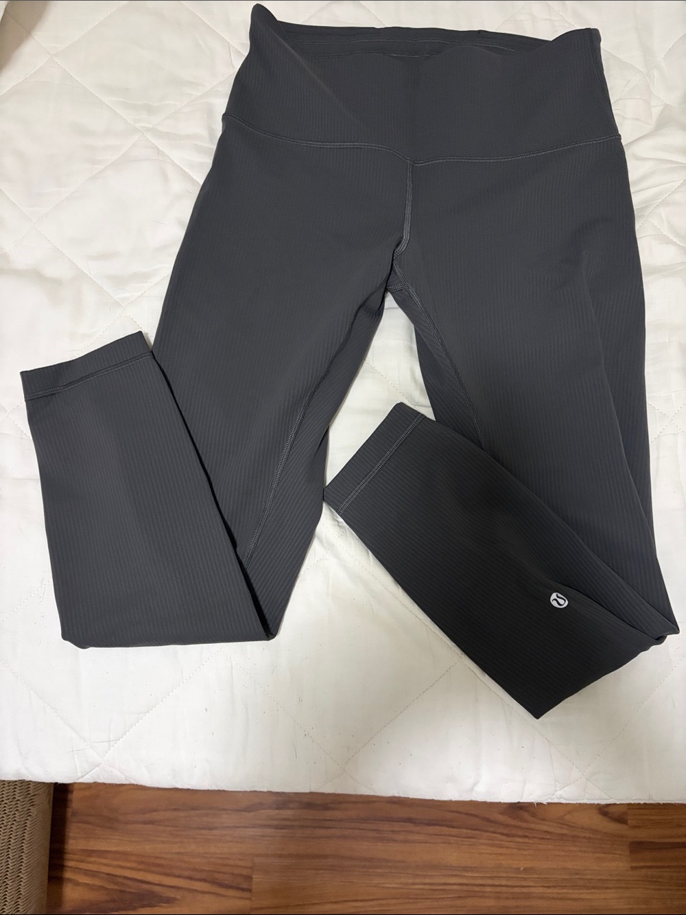 Lululemon charcoal ribbed Wunder unders